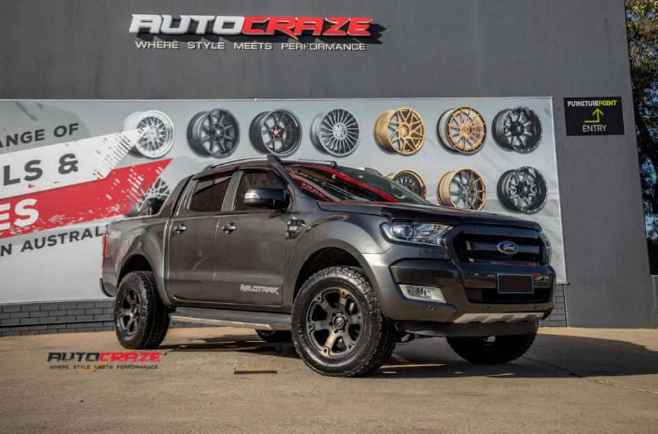 FORD RANGER BEAST BLACK MACHINED WITH DARK TINT